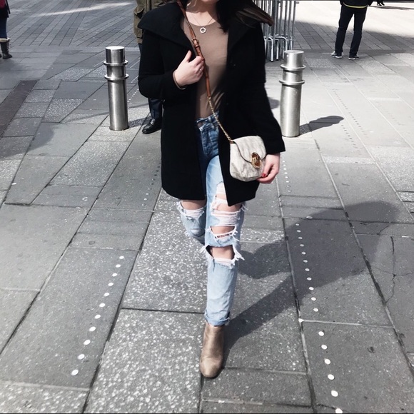 AMERICAN EAGLE MEDIUM WASH RIPPED TOMGIRL JEANS - Picture 7 of 7